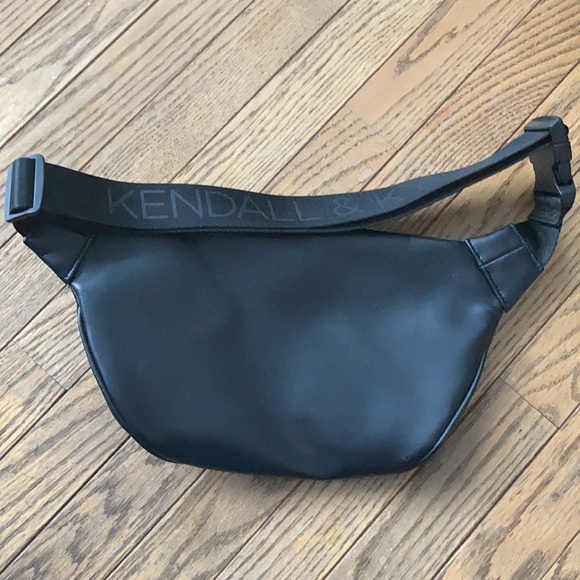 Kendall & Kylie Black Vegan Leather Waist Bag - Picture 4 of 5